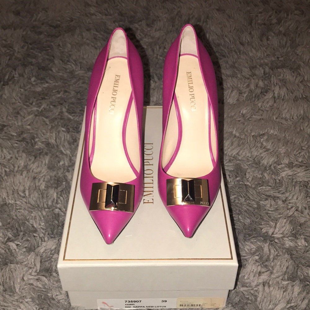 Emilio Pucci Lotus Heels Magenta w/ Gold Buckle 39 - Picture 3 of 8